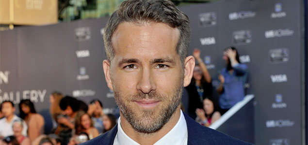 Ryan Reynolds trolls himself on Twitter