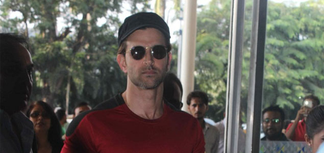 Hrithik Roshan goes cryptic online