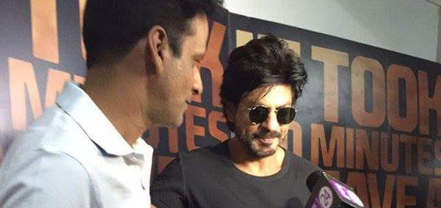 SRK was happy to see Manoj Bajpayee