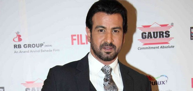 Ronit Roy injured on Kaabil set, undergoes surgery