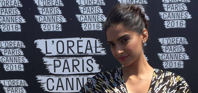 Sonam Kapoor goes chic in black at Cannes