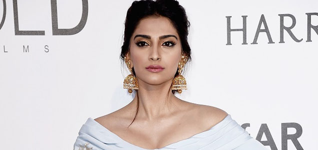 Sonam Kapoor gives desi twist to her look for amfAR Gala