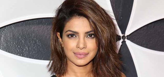 Priyanka gets jittery before singing at IIFA stage
