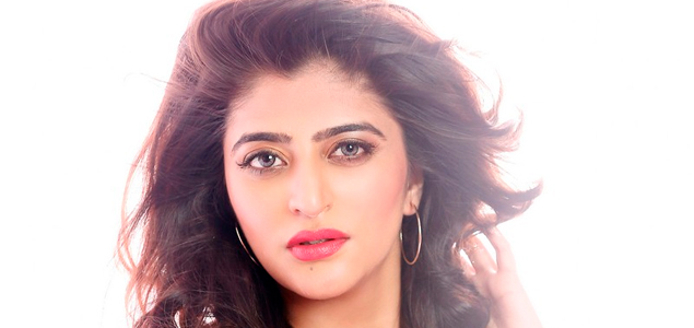 Punjabi girl Sufi Gulati ready to create buzz in Bollywood 