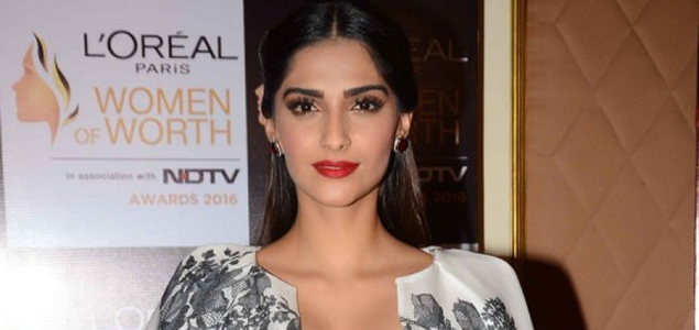 No shame in revealing my age: Sonam Kapoor