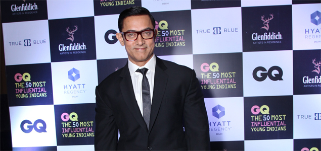 Aamir Khan goes nerdy for Delhi night out