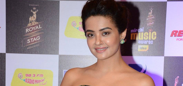 Sexy, sensuous label doesnt bother me, says Surveen Chawla 
