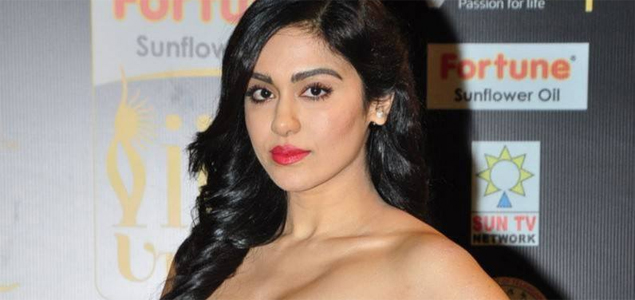 I am never scared of fashion: Adah Sharma 