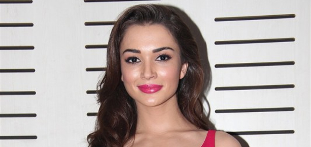 Amy Jackson struggled with acne problem