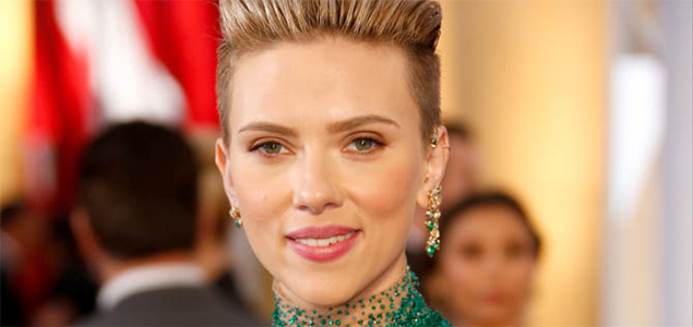 Scarlett Johansson loves karaoke