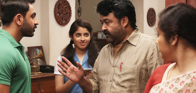 Munthirivallikal Thalirkkumbol aimed at family audiences