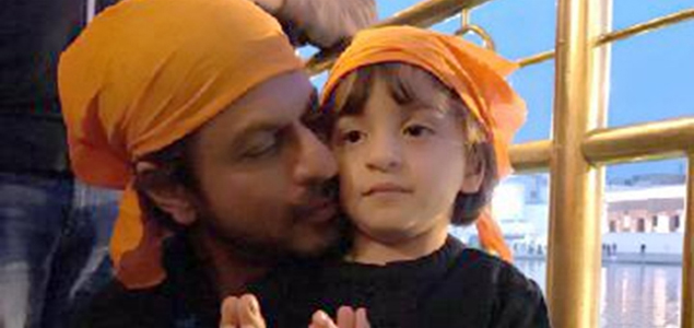 SRK visits Golden Temple with Sidhwani, son AbRam  