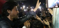 SRK reaches Delhi by train, calls fan's death 'unfortunate' 