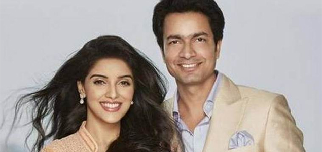 Asin delivers a baby girl