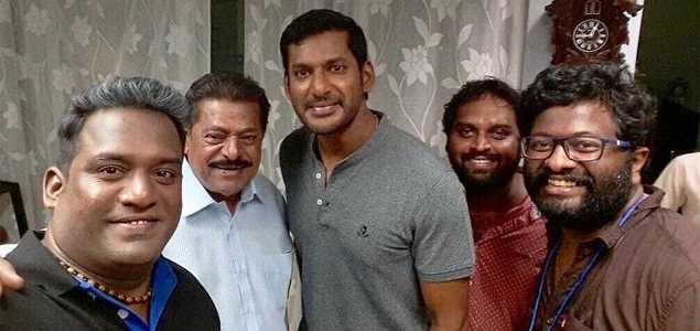 Vishal shoots for Irumbu Thirai