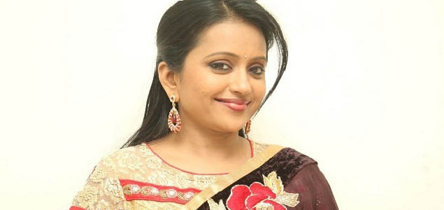 Anchor Suma Turns Singer