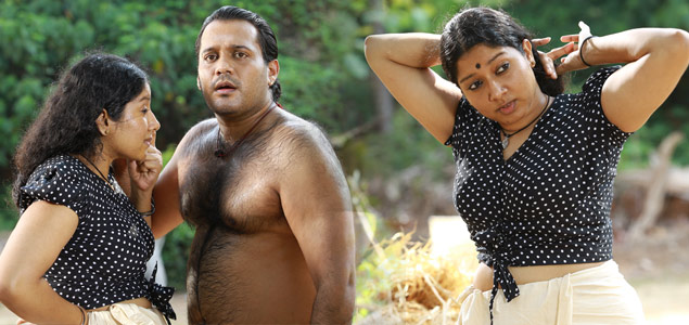 Anumol and Bala in Nilavariyadhe