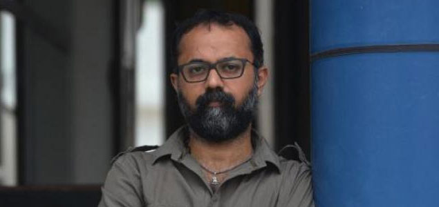 Prathi Poovan Kozhi scripted by Unni R