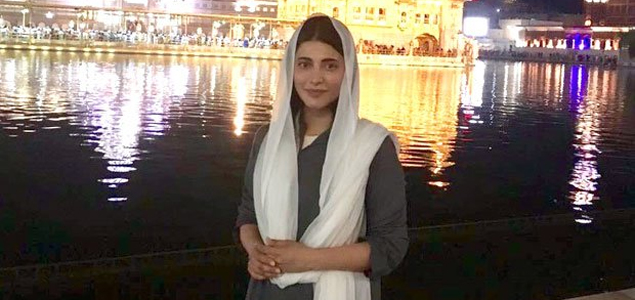 Shruti Haasan visits Golden Temple