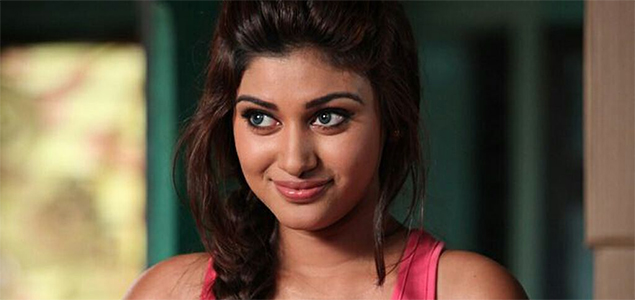 Oviya signs Kanchana 3