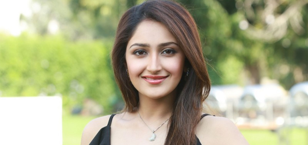 Sayesha Saigal denies being in Vijay 62