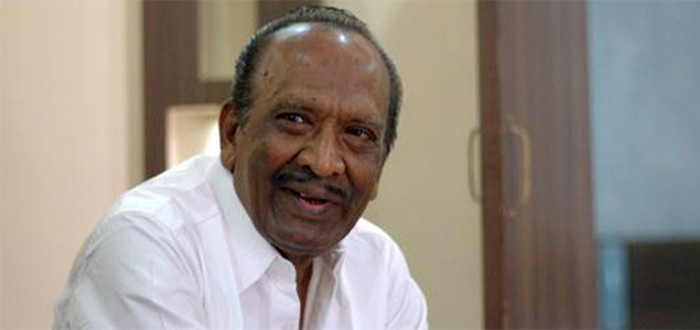 Director J Mahendran plays himself in Boomerang