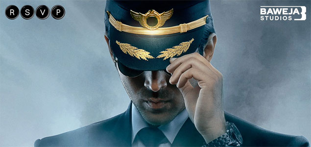 Kartik Aaryan as a pilot in Captain India