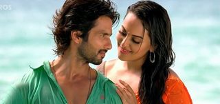 Dhokha Dhadi   Song Promo R... Rajkumar