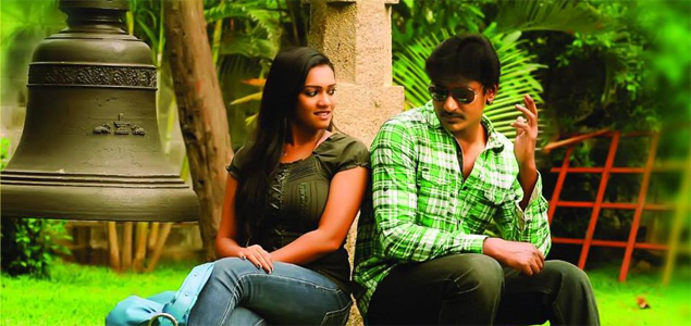 Vidiyum Varai Pesu Tamil Movie