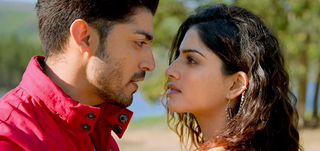 Baatein Ye Kabhi Na   New Full Song Video Khamoshiyan