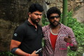 Oru Poo Oru Thuppakki Photo 3