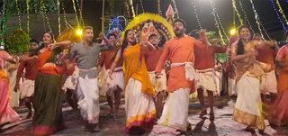 Malayude Melekavil   Video Song An International Local Story