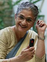 Viji Venkatesh in Pachuvum Albhuthavilakkum