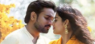 Azarin Veyil Video Song Dear Vaappi